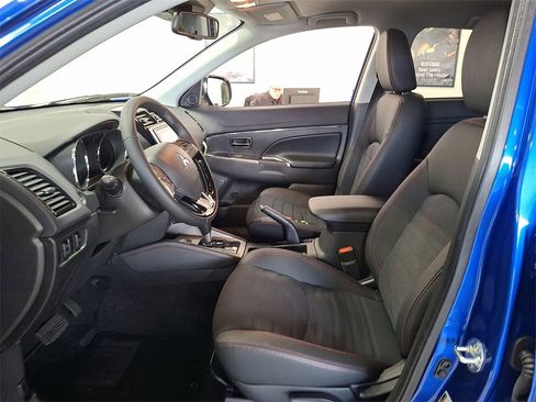 New 2025 Mitsubishi Outlander Sport SE image 6
