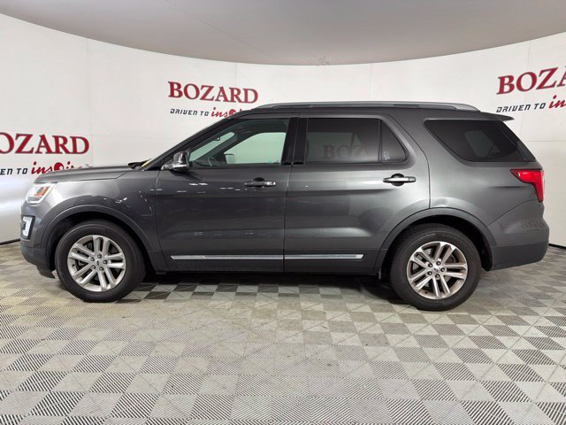 Used 2017 Ford Explorer XLT w/ Equipment Group 202A FWD image 7