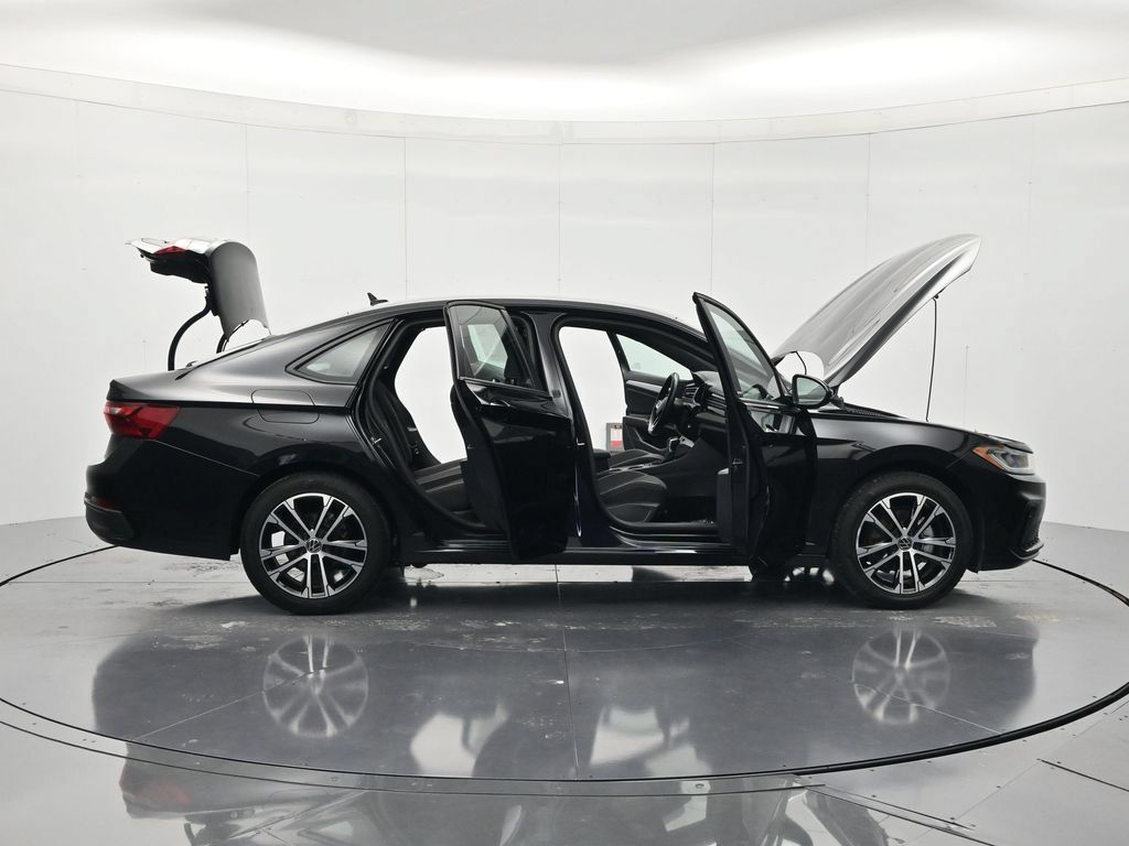 Used 2025 Volkswagen Jetta Sport FWD image 47