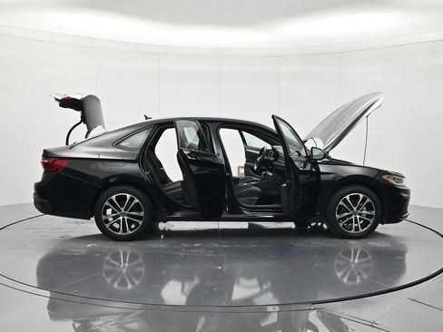 Used 2025 Volkswagen Jetta Sport FWD image 47