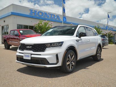 Used 2023 Kia Sorento S w/ Panoramic Sunroof Package