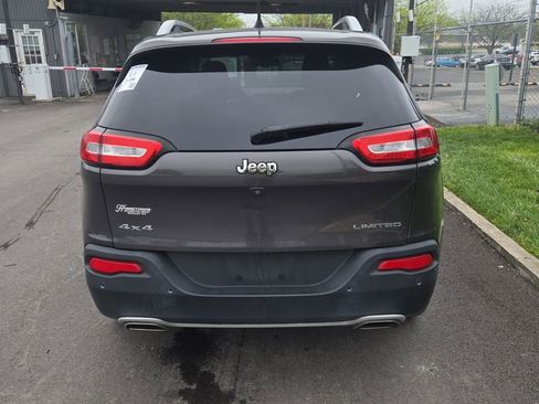 Used 2018 Jeep Cherokee Limited image 5