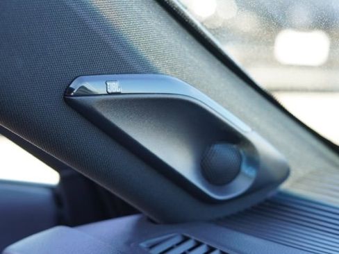 Certified 2024 Toyota Venza XLE image 41