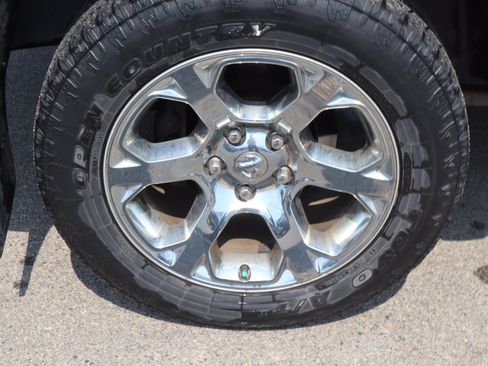 Used 2014 RAM 1500 Laramie w/ Convenience Group AWD/4WD image 17