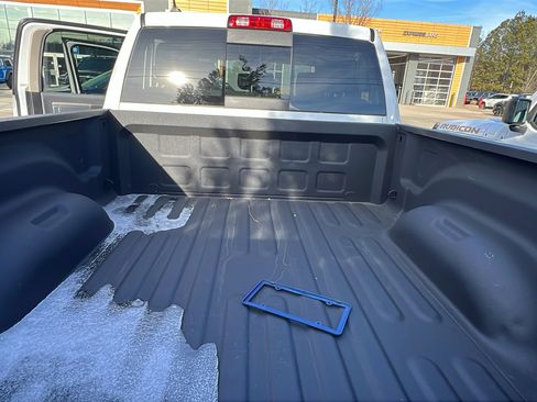 Used 2020 RAM 1500 Classic SLT w/ Luxury Group image 12