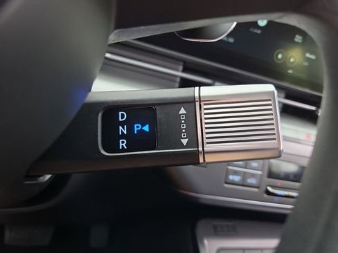 Used 2025 Hyundai Kona SE FWD image 21