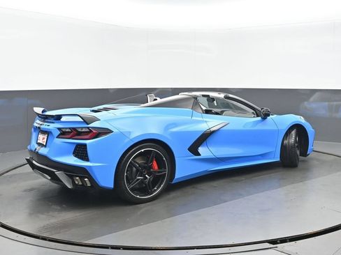 Used 2022 Chevrolet Corvette Stingray Premium Conv w/ Z51 Performance Package RWD image 3