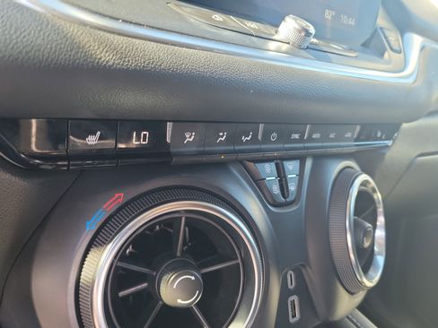 Used 2024 Chevrolet Blazer LT w/ Convenience Package FWD image 27