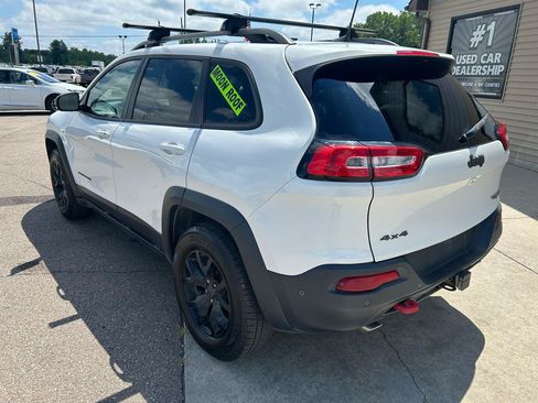 Used 2016 Jeep Cherokee Trailhawk w/ Leather Interior Group AWD/4WD image 7