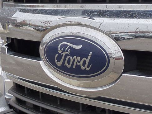 Used 2017 Ford F250 XLT w/ XLT Premium Package image 12