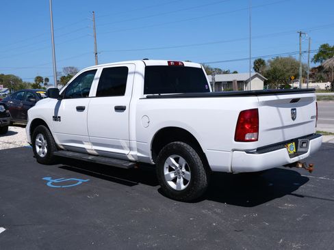 Used 2017 RAM 1500 Express AWD/4WD image 4