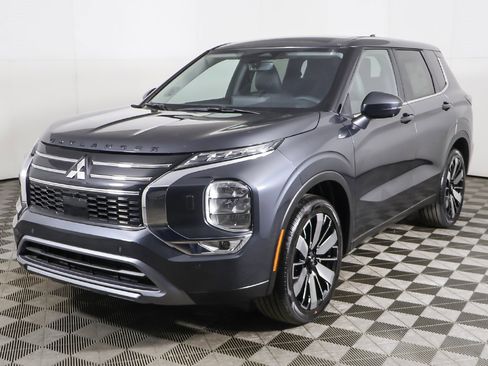 New 2026 Mitsubishi Outlander SE image 11