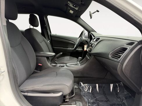 Used 2014 Chrysler 200 Touring FWD image 24