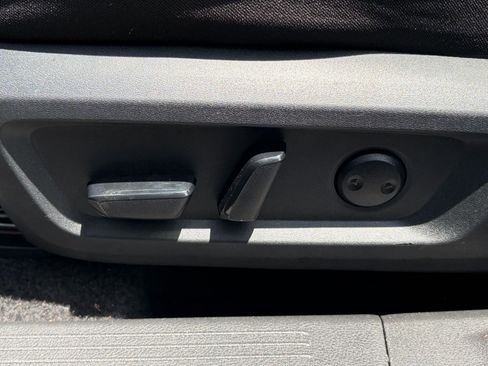 Used 2025 Nissan Rogue SV FWD image 23