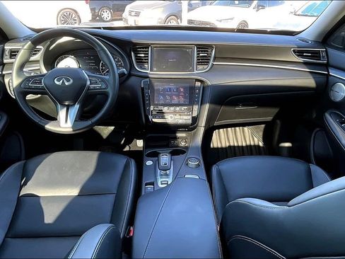 Certified 2025 INFINITI QX50 Luxe image 20