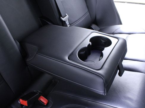 Used 2022 Jaguar E-PACE SE image 15