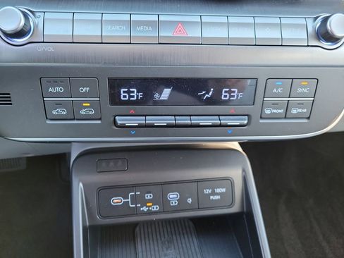 Certified 2025 Hyundai Kona Limited image 32