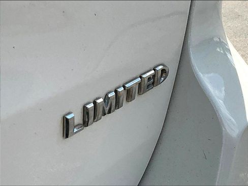 Used 2020 Jeep Grand Cherokee Limited w/ Luxury Group II AWD/4WD image 24