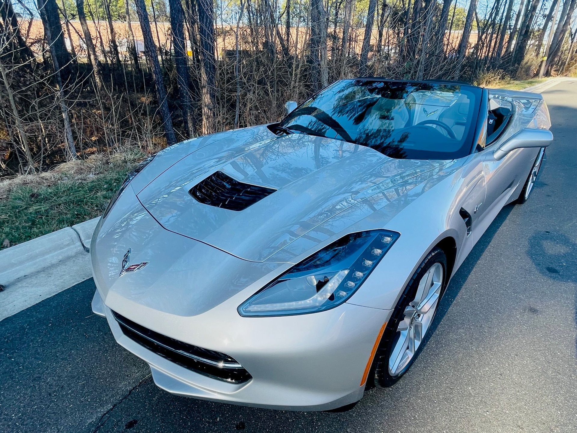 Used 2015 Chevrolet Corvette Stingray Convertible w/ 2LT Preferred Equipment Group RWD image 21