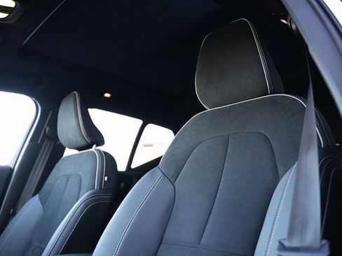 Used 2023 Volvo XC40 Recharge Ultimate image 59