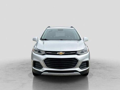 Used 2019 Chevrolet Trax LT w/ LT Convenience Package AWD/4WD image 9