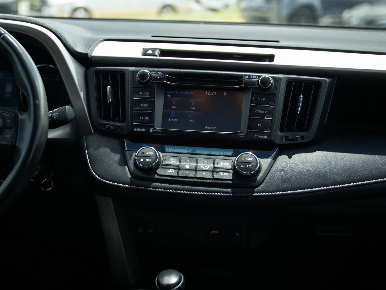 Used 2016 Toyota RAV4 XLE FWD image 25