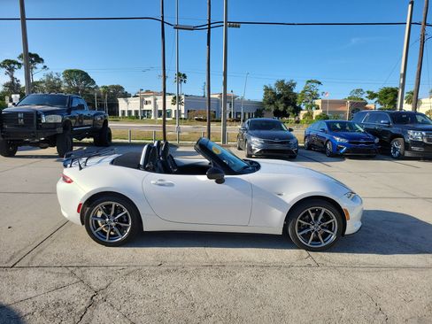 Used 2016 MAZDA MX-5 Miata Grand Touring image 3