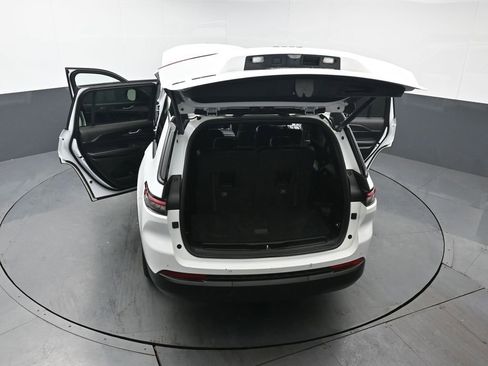 Used 2023 Jeep Grand Cherokee L Laredo image 42