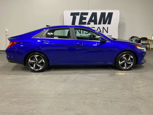 Used 2023 Hyundai Elantra Limited image 8
