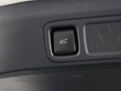 Used 2022 Ford Expedition XLT image 32