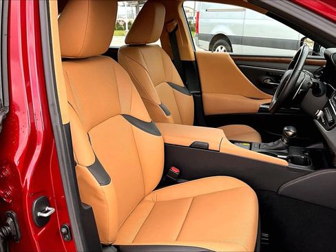 Certified 2025 Lexus ES 350 w/ Premium Package image 9