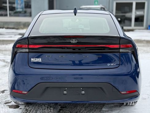 Used 2024 Toyota Prius LE image 4