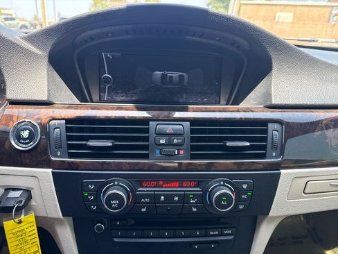 Used 2013 BMW 328i xDrive Coupe AWD/4WD image 23