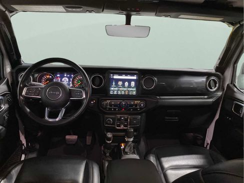 Used 2020 Jeep Wrangler Unlimited Sahara image 21