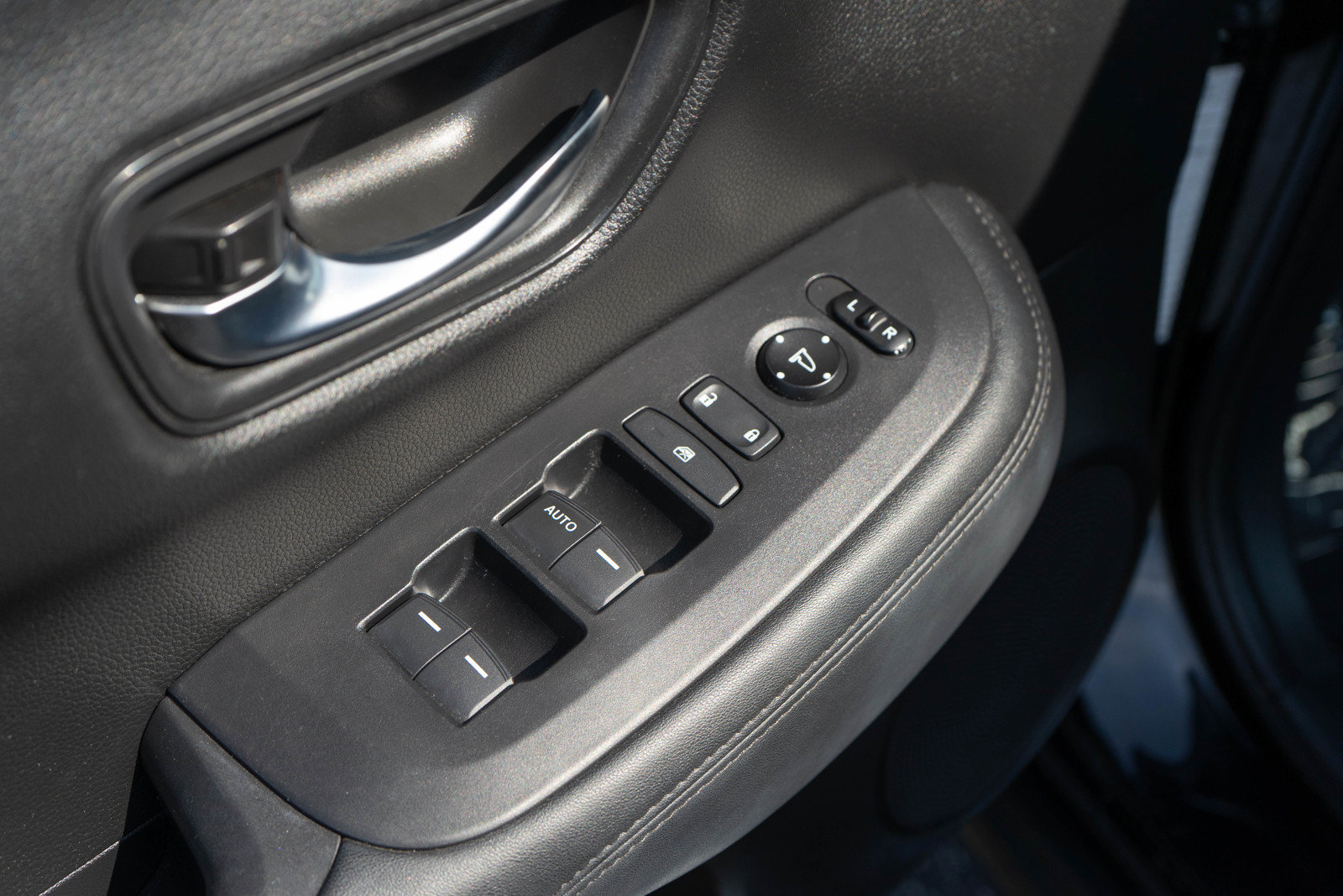 Used 2023 Honda HR-V LX image 26