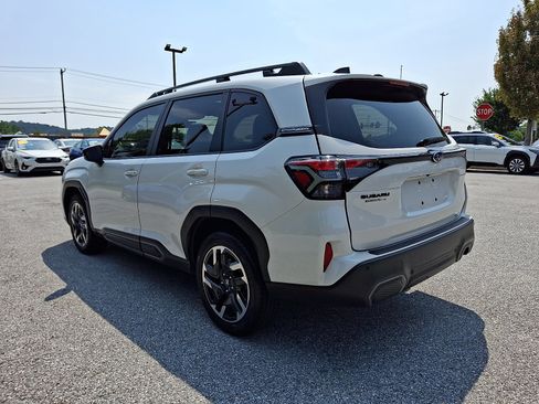 Certified 2025 Subaru Forester Limited AWD/4WD image 4
