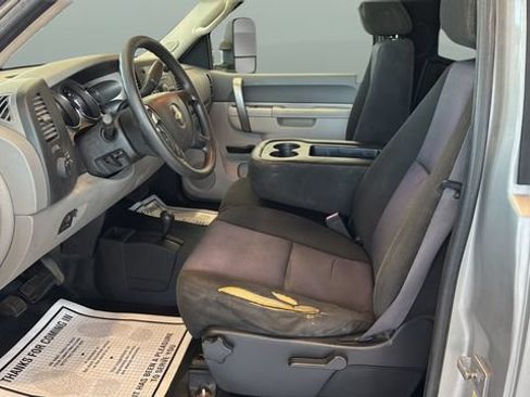 Used 2011 Chevrolet Silverado 2500 W/T w/ Snow Plow Prep Package AWD/4WD image 7