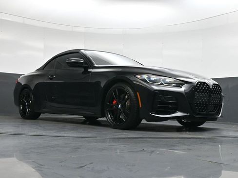 Used 2022 BMW M440i Convertible RWD image 33