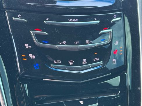 Used 2019 Cadillac Escalade ESV Platinum RWD image 9