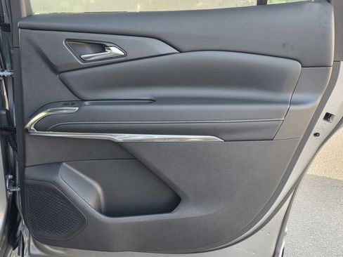 New 2025 Chevrolet Traverse LT w/ Driver Confidence Package image 12