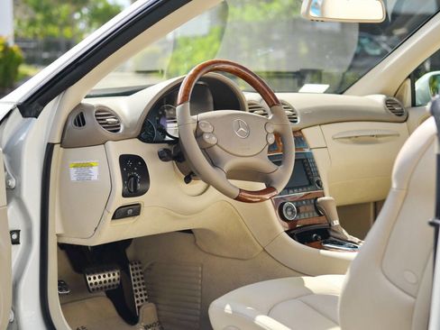 Used 2008 Mercedes-Benz CLK 550 Cabriolet image 15