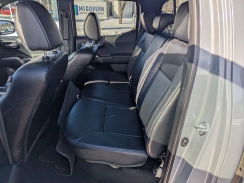 Used 2021 Toyota Tacoma TRD Off-Road image 16