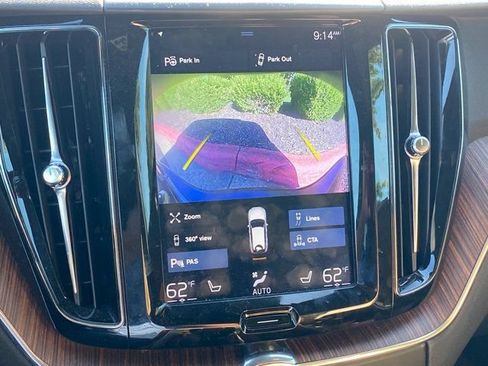 Used 2019 Volvo XC60 T5 Momentum w/ Multimedia Package AWD/4WD image 22