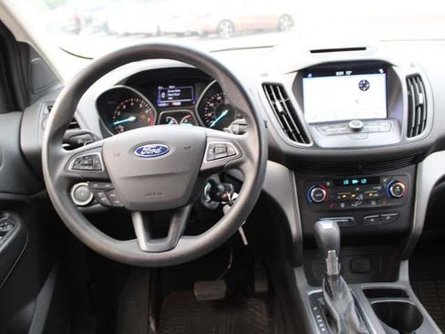 Used 2017 Ford Escape SE w/ Equipment Group 201A FWD image 10