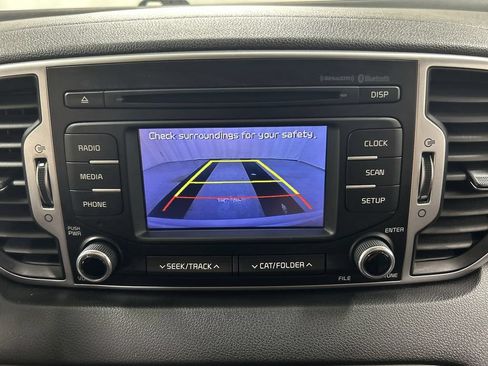 Used 2018 Kia Sportage LX AWD/4WD image 15