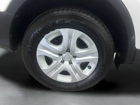 Used 2013 Toyota RAV4 LE FWD image 31