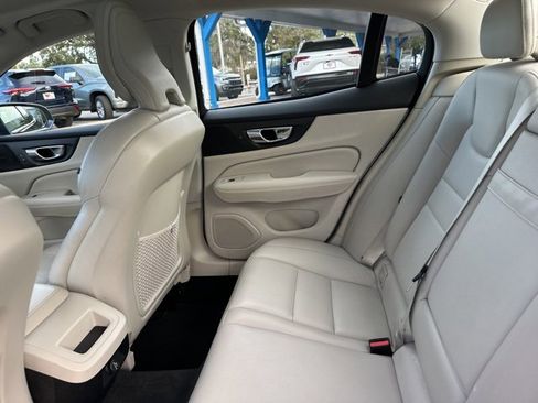 Used 2019 Volvo S60 T6 Momentum w/ Multimedia Package image 35