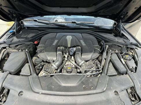 Used 2018 BMW 750i RWD image 19