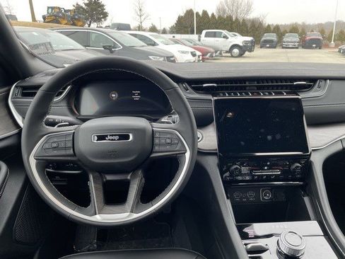 New 2025 Jeep Grand Cherokee Limited w/ MOPAR Finishing Package image 12