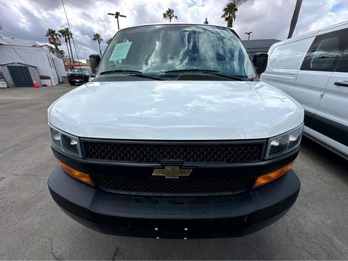 Used 2021 Chevrolet Express 2500 RWD image 2